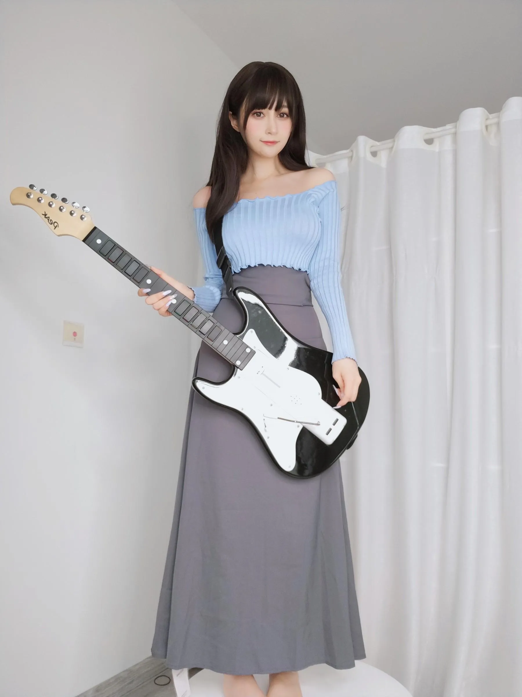 白银81 – 自撮 Vol.59 吉他妹妹 [166P]插图4